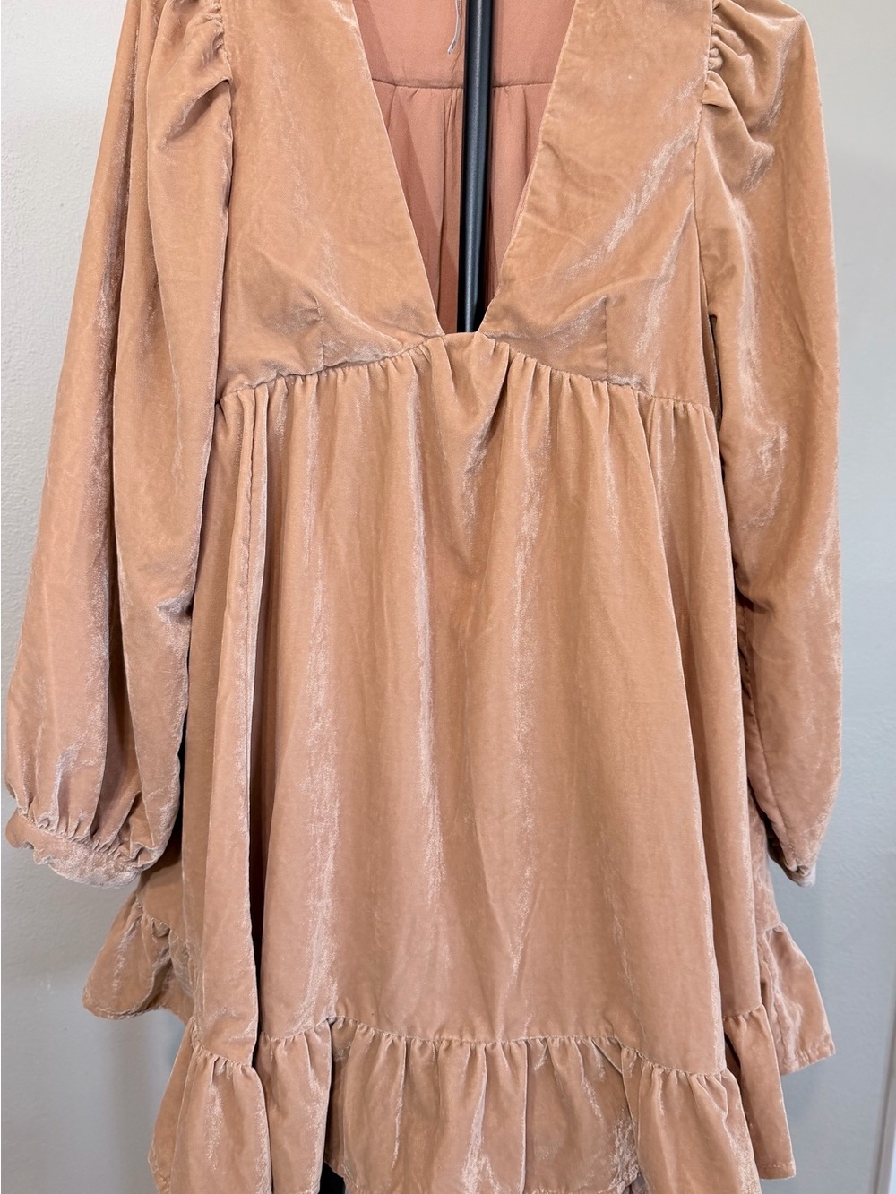 Free People XS Peach Velvet V-Neck Puff Long Sleeve Mini Dress Ruffle Hem BoHo